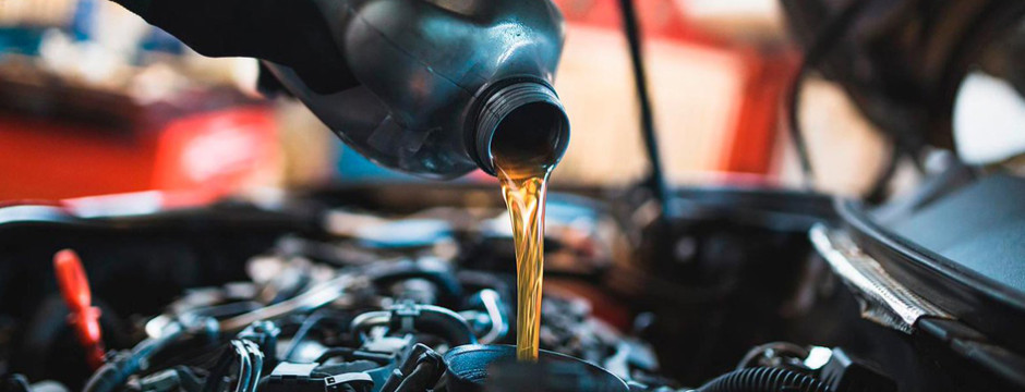Как часто необходимо менять масло в двигателе: основные рекомендации специалистов